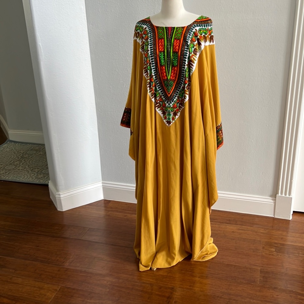 Free Flaw Caftan w/ Beautiful Dashiki Embellishment